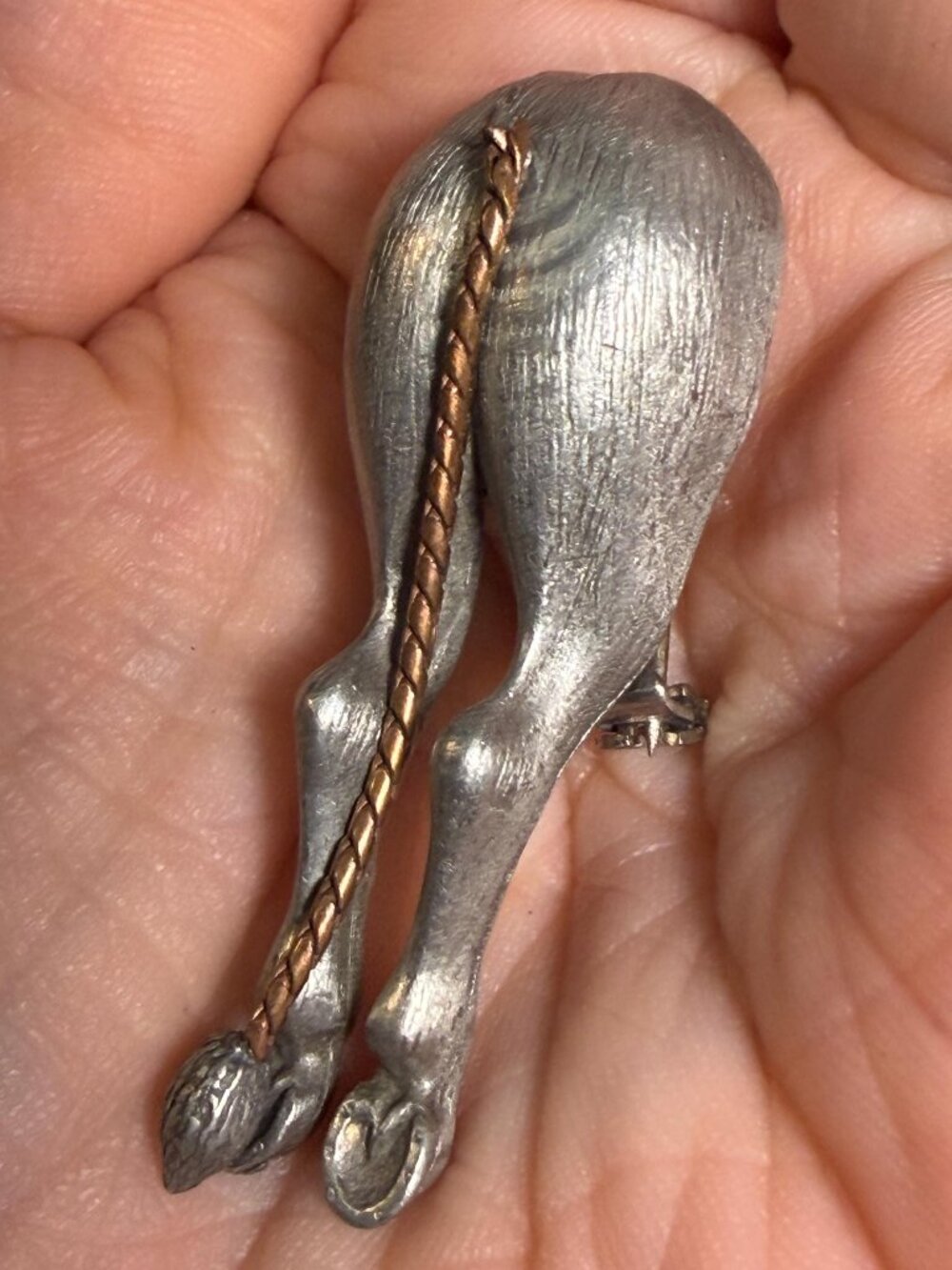 Horse Behind Brooch with Threaded Tail JJ Vintage Figural 2" - Picture 4 of 7